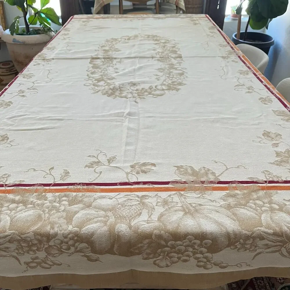 Williams-Sonoma Tablecloth 65 x 98.5